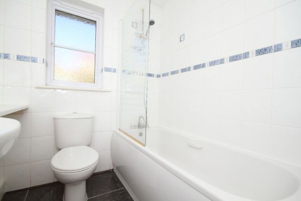 Cost of Shower Window Replacement in Fishers